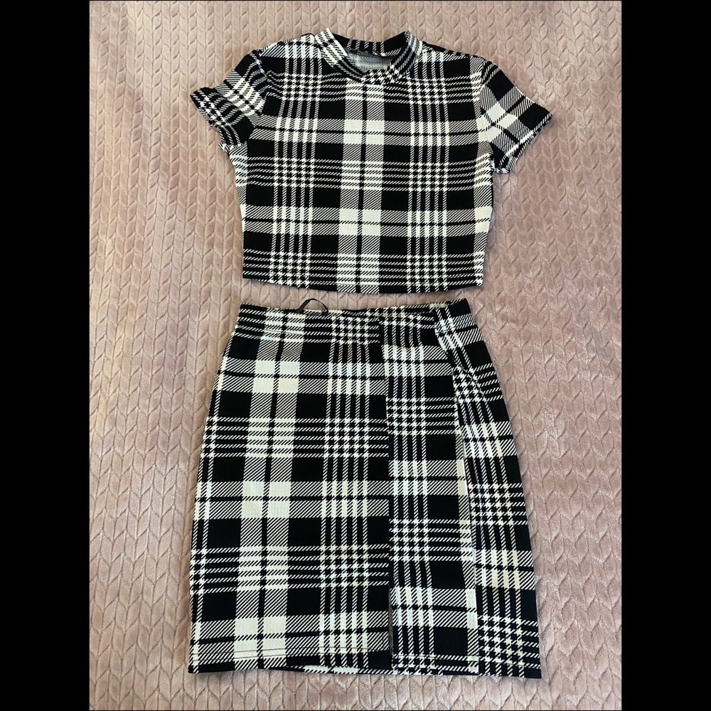 Two piece skirt set